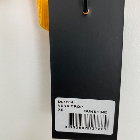 By Dyln Vera halter crop top - Picture 4 of 4